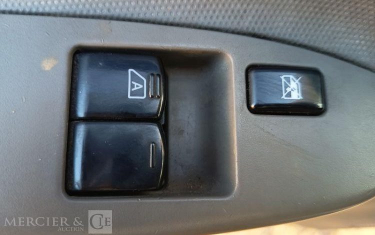 NISSAN NT400  FD-097-GH