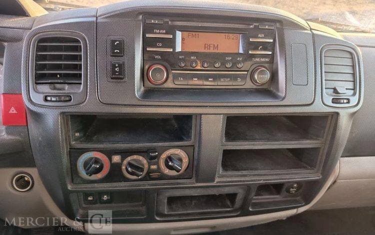 NISSAN NT400  FD-097-GH