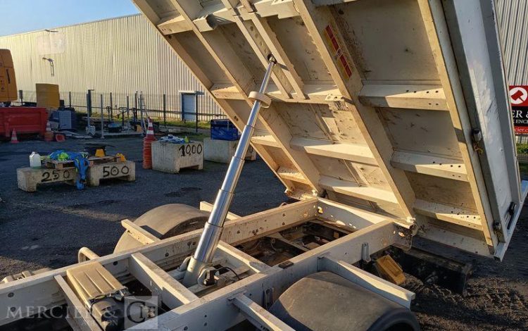 NISSAN NT400  FD-097-GH