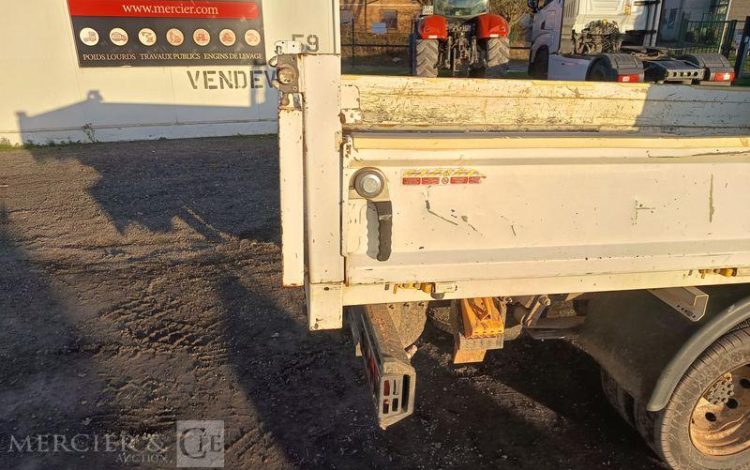 NISSAN NT400  FD-097-GH