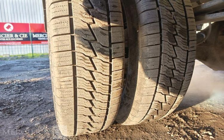 NISSAN NT400  FD-097-GH