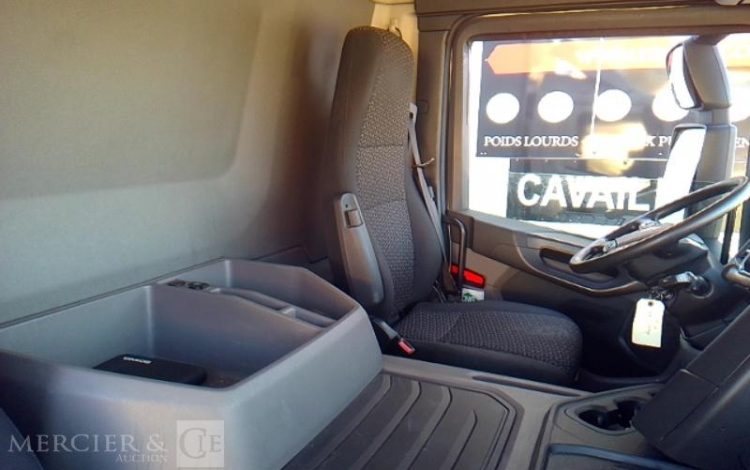 SCANIA PORTEUR P340 EURO 6 HAYON 4X2 PTAC 19T BLANC FE-879-SX