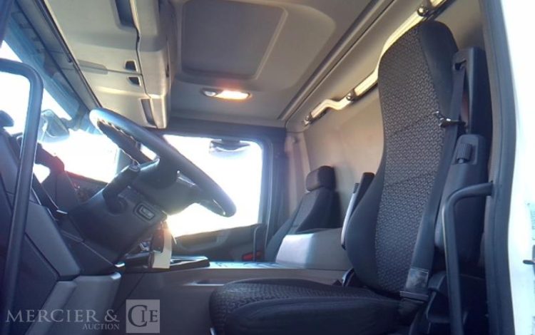 SCANIA PORTEUR P340 EURO 6 HAYON 4X2 PTAC 19T BLANC FE-879-SX