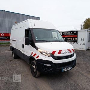IVECO DAILY VI FOURGON 35C14 2.3 D 16V 136CV DIESEL – 62165 KMS – ANNEE 2019 BLANC FE-910-QG