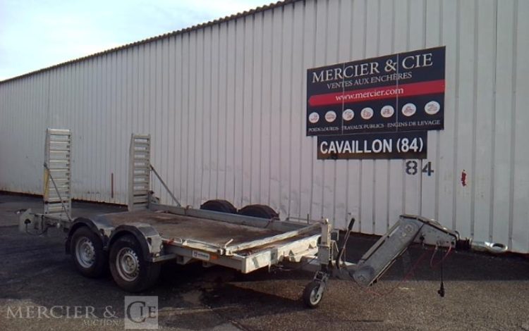 HUBIERE REMORQUE PORTE ENGIN 3T5  FG-238-DT