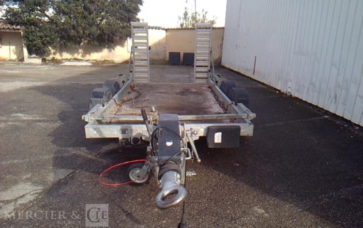 HUBIERE REMORQUE PORTE ENGIN 3T5  FG-238-DT