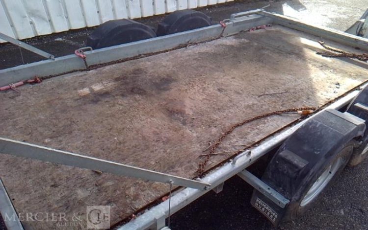 HUBIERE REMORQUE PORTE ENGIN 3T5  FG-238-DT