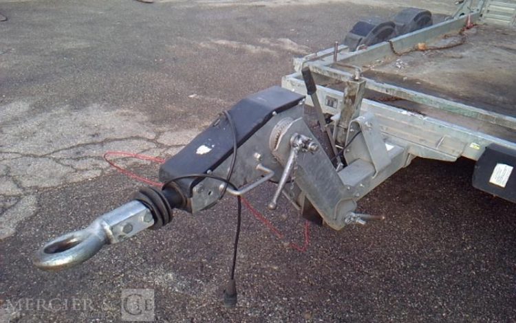 HUBIERE REMORQUE PORTE ENGIN 3T5  FG-238-DT