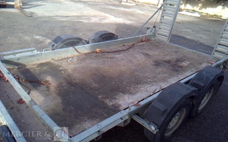 HUBIERE REMORQUE PORTE ENGIN 3T5  FG-238-DT