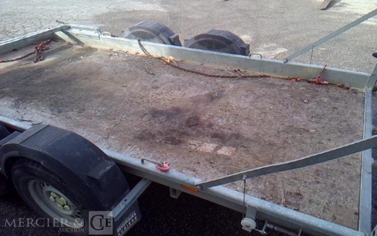 HUBIERE REMORQUE PORTE ENGIN 3T5  FG-238-DT