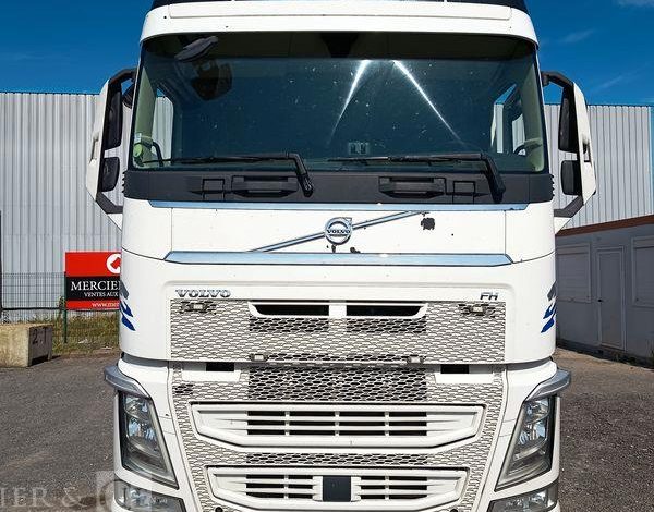 VOLVO FH 460 PTRA 44 TONNES – DIESEL – 976779 KMS – ANNEE 2019 BLANC FK-894-JP