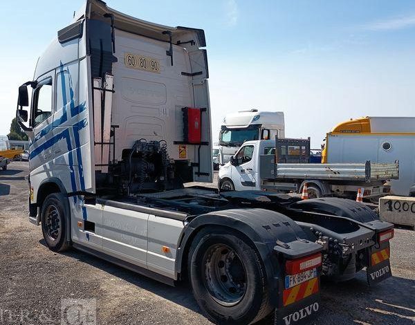 VOLVO FH 460 PTRA 44 TONNES – DIESEL – 976779 KMS – ANNEE 2019 BLANC FK-894-JP