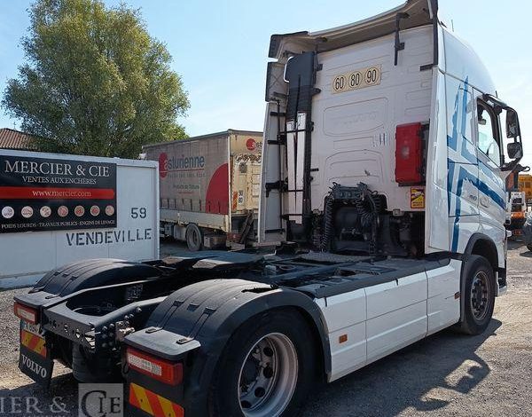 VOLVO FH 460 PTRA 44 TONNES – DIESEL – 976779 KMS – ANNEE 2019 BLANC FK-894-JP