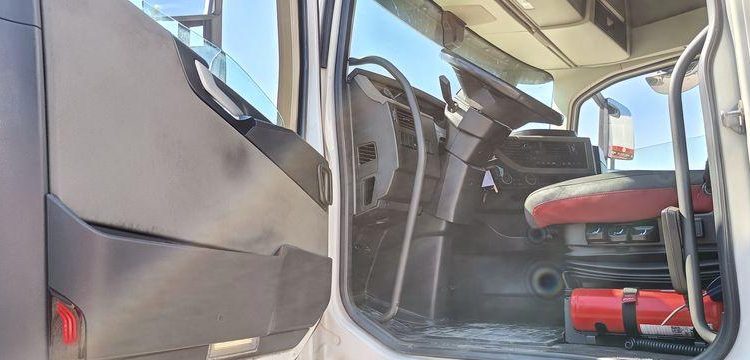 VOLVO FH 460 PTRA 44 TONNES – DIESEL – 976779 KMS – ANNEE 2019 BLANC FK-894-JP