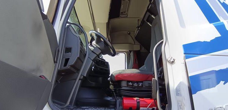 VOLVO FH 460 PTRA 44 TONNES – DIESEL – 976779 KMS – ANNEE 2019 BLANC FK-894-JP