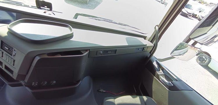 VOLVO FH 460 PTRA 44 TONNES – DIESEL – 976779 KMS – ANNEE 2019 BLANC FK-894-JP