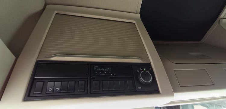 VOLVO FH 460 PTRA 44 TONNES – DIESEL – 976779 KMS – ANNEE 2019 BLANC FK-894-JP