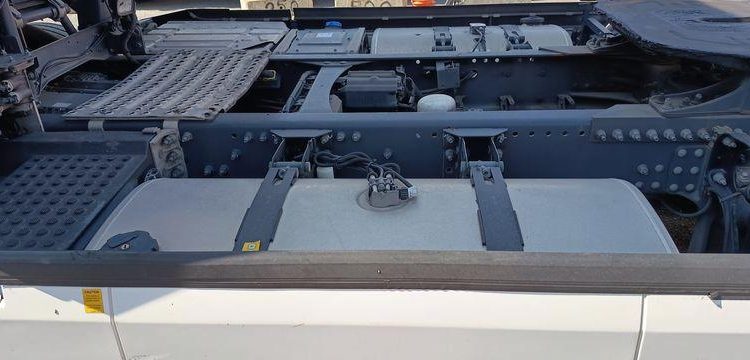 VOLVO FH 460 PTRA 44 TONNES – DIESEL – 976779 KMS – ANNEE 2019 BLANC FK-894-JP