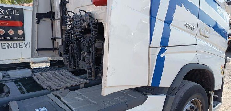 VOLVO FH 460 PTRA 44 TONNES – DIESEL – 976779 KMS – ANNEE 2019 BLANC FK-894-JP