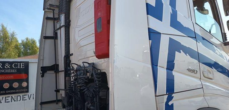 VOLVO FH 460 PTRA 44 TONNES – DIESEL – 976779 KMS – ANNEE 2019 BLANC FK-894-JP