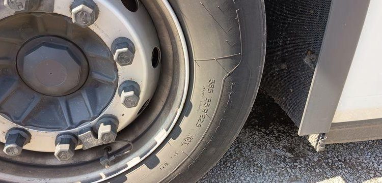 VOLVO FH 460 PTRA 44 TONNES – DIESEL – 976779 KMS – ANNEE 2019 BLANC FK-894-JP