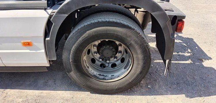 VOLVO FH 460 PTRA 44 TONNES – DIESEL – 976779 KMS – ANNEE 2019 BLANC FK-894-JP