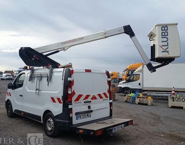 RENAULT TRAFIC AVEC NACELLE  FN-131-ML