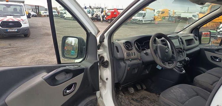 RENAULT TRAFIC AVEC NACELLE  FN-131-ML