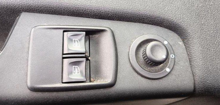 RENAULT TRAFIC AVEC NACELLE  FN-131-ML