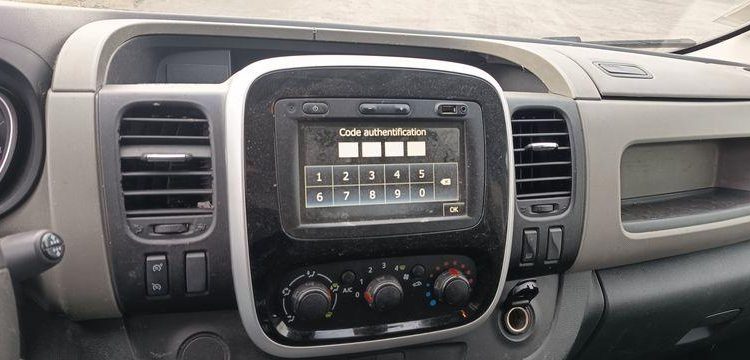 RENAULT TRAFIC AVEC NACELLE  FN-131-ML