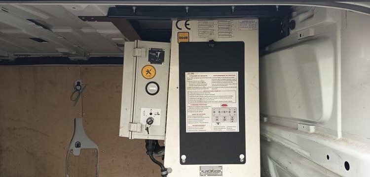 RENAULT TRAFIC AVEC NACELLE  FN-131-ML