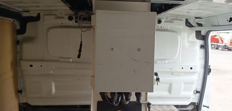 RENAULT TRAFIC AVEC NACELLE  FN-131-ML