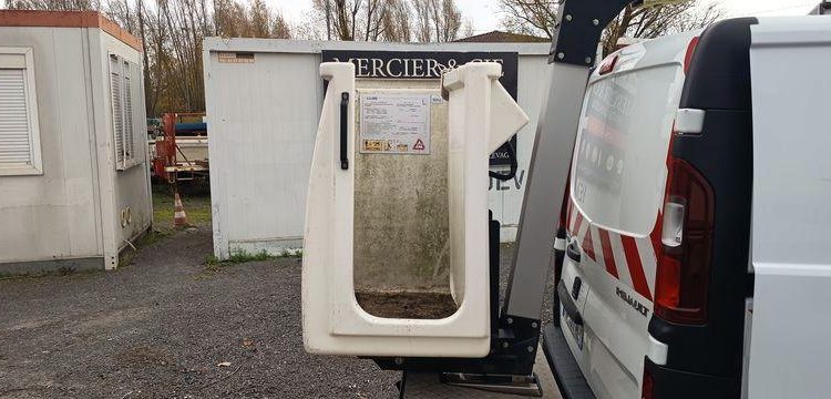 RENAULT TRAFIC AVEC NACELLE  FN-131-ML