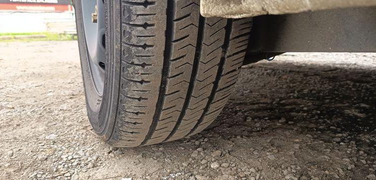 RENAULT TRAFIC AVEC NACELLE  FN-131-ML