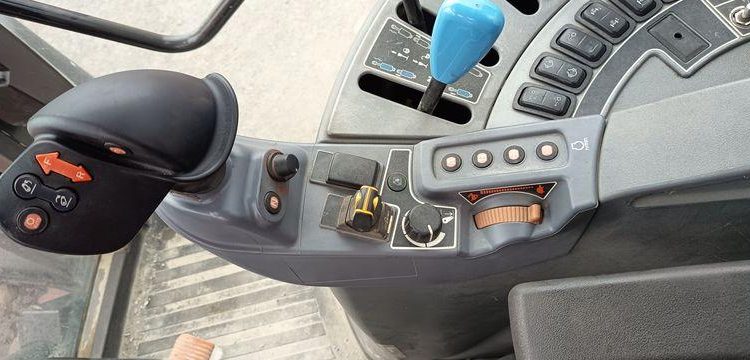 KUBOTA TRACTEUR M7152 – DIESEL –  6165 HEURES – ANNEE 2020  FP-596-EW