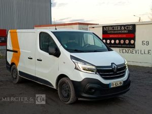 RENAULT TRAFIC  FR-824-RH