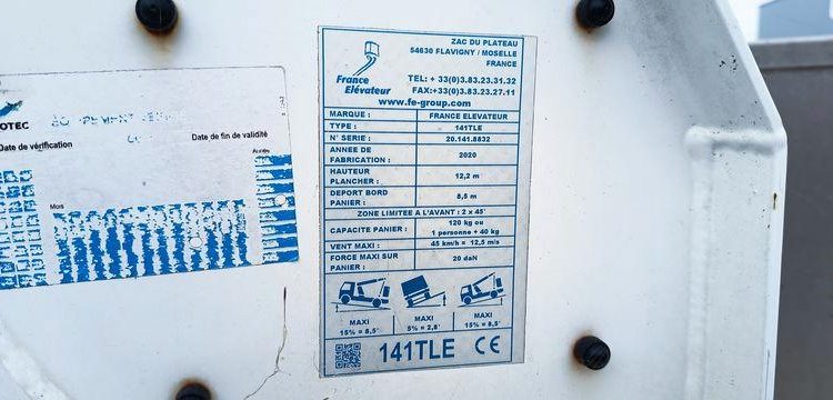 IVECO DAILY 35S14 AVEC NACELLE 141TLE – 12 M – 556 HEURES – 96199 KMS – ANNEE 2020 BLANC FT-458-RV