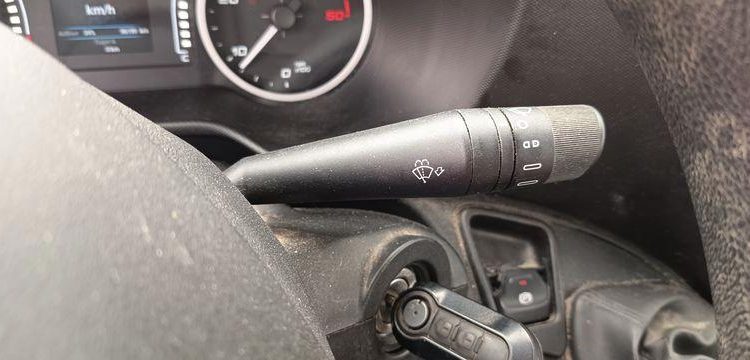 IVECO DAILY 35S14 AVEC NACELLE 141TLE – 12 M – 556 HEURES – 96199 KMS – ANNEE 2020 BLANC FT-458-RV