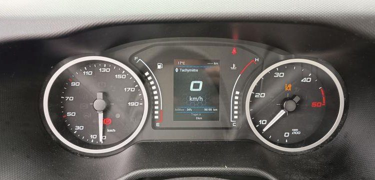 IVECO DAILY 35S14 AVEC NACELLE 141TLE – 12 M – 556 HEURES – 96199 KMS – ANNEE 2020 BLANC FT-458-RV