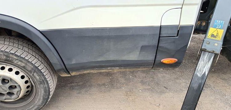 IVECO DAILY 35S14 AVEC NACELLE 141TLE – 12 M – 556 HEURES – 96199 KMS – ANNEE 2020 BLANC FT-458-RV