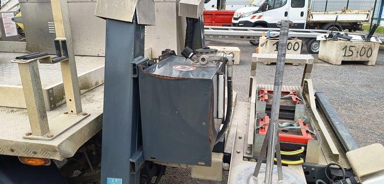 IVECO DAILY 35S14 AVEC NACELLE 141TLE – 12 M – 556 HEURES – 96199 KMS – ANNEE 2020 BLANC FT-458-RV