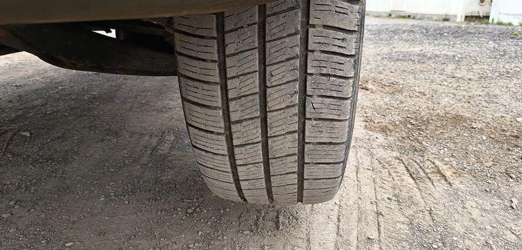 IVECO DAILY 35S14 AVEC NACELLE 141TLE – 12 M – 556 HEURES – 96199 KMS – ANNEE 2020 BLANC FT-458-RV