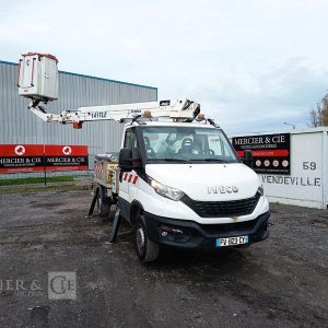 IVECO DAILY 35S14 AVEC NACELLE 141TLE – 12 M – DIESEL – 220 HEURES – ANNEE 2020 BLANC FV-823-CY