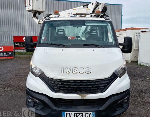 IVECO DAILY 35S14 AVEC NACELLE 141TLE – 12 M – DIESEL – 220 HEURES – ANNEE 2020 BLANC FV-823-CY
