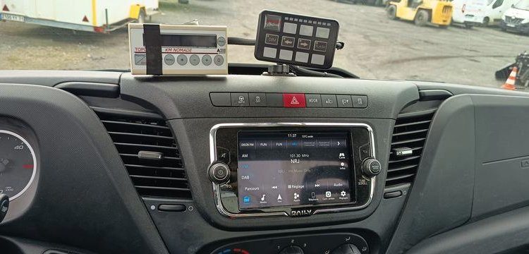 IVECO DAILY 35S14 AVEC NACELLE 141TLE – 12 M – DIESEL – 220 HEURES – ANNEE 2020 BLANC FV-823-CY