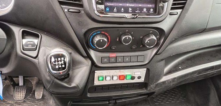 IVECO DAILY 35S14 AVEC NACELLE 141TLE – 12 M – DIESEL – 220 HEURES – ANNEE 2020 BLANC FV-823-CY