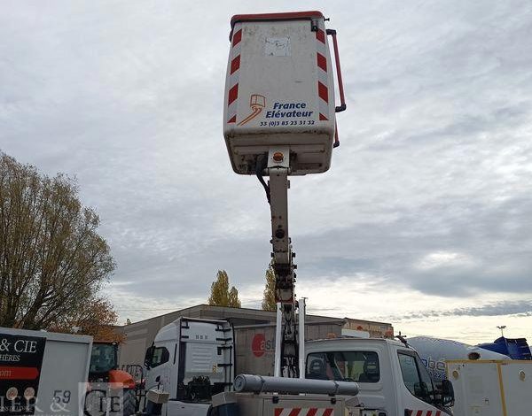 IVECO DAILY 35S14 AVEC NACELLE 141TLE – 12 M – DIESEL – 220 HEURES – ANNEE 2020 BLANC FV-823-CY