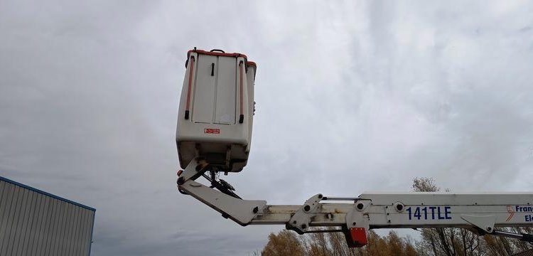 IVECO DAILY 35S14 AVEC NACELLE 141TLE – 12 M – DIESEL – 220 HEURES – ANNEE 2020 BLANC FV-823-CY