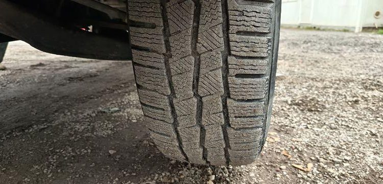 IVECO DAILY 35S14 AVEC NACELLE 141TLE – 12 M – DIESEL – 220 HEURES – ANNEE 2020 BLANC FV-823-CY