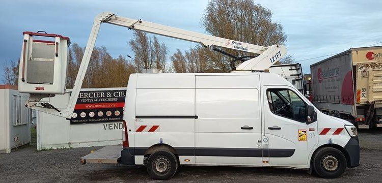 RENAULT MASTER L2H2 2,3 DCI AVEC  NACELLE 121F – 10 M  DIESEL – 764 HEURES  – ANNEE 2021 BLANC FW-090-XD